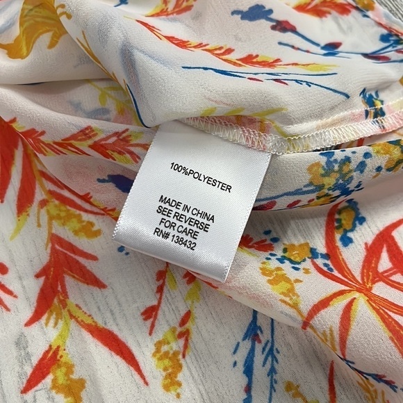 ModCloth Be Buzzworthy Button Up Blouse Size L - Picture 8 of 10